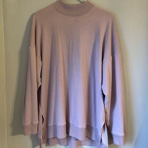 American Eagle size Small Short Style Turtle Neck, long sweater, great condition